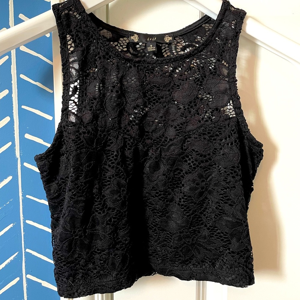 Iris black crop top
